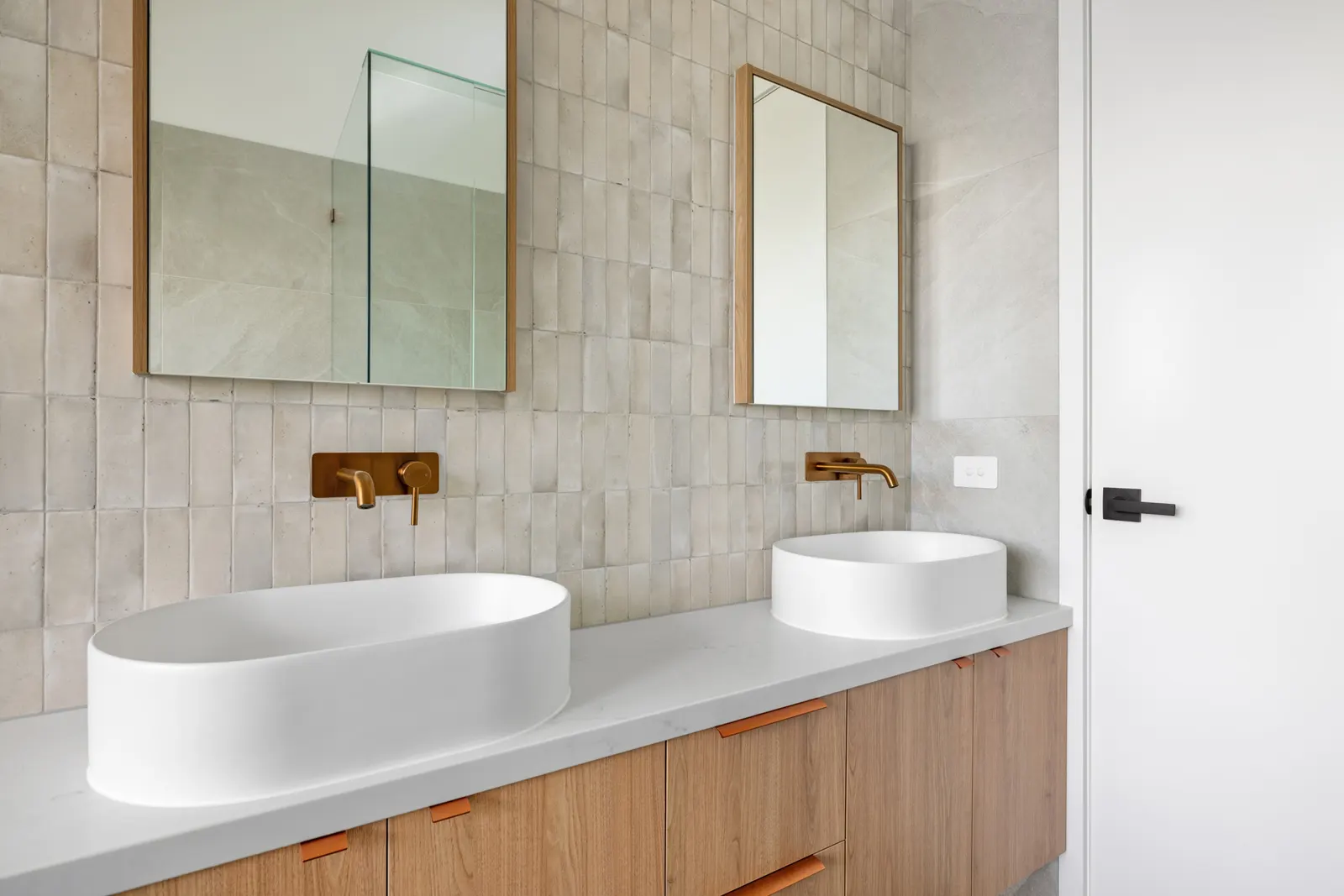 Custom home at Dohoneys Road, Bullengarook — a bespoke new home by Summerfield Homes, Macedon Ranges custom builder (view 06)